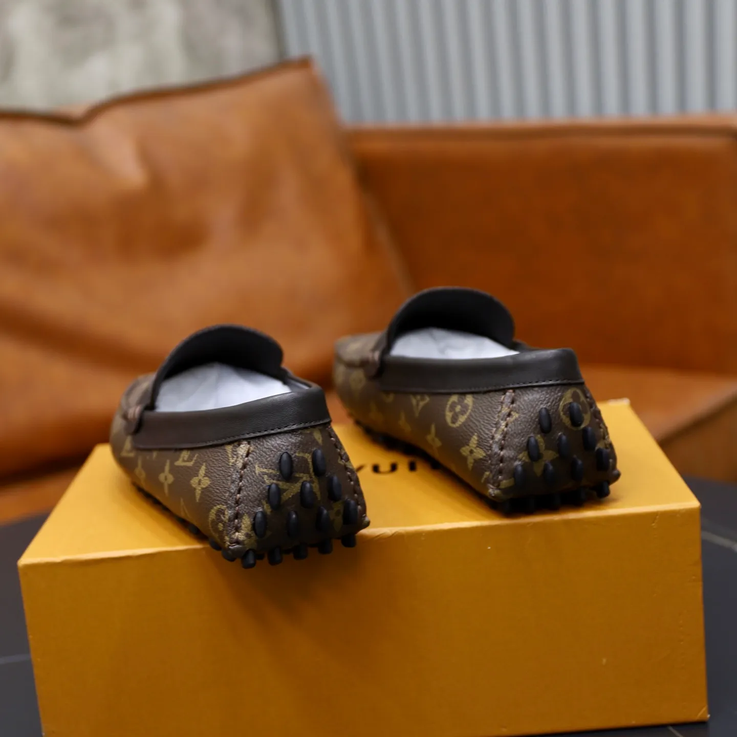 Ex-factory price: 480💰【LV】Louis Vuitton ⚠️High-end men’s driving and pedal series ⚠️38-44 (customized for 45) ⚠️All original cowhide leather! Thick and soft! Made entirely of calfskin lining! The latest non-slip beanie sole! Three-dimensional package technology! Fashionable and classic! Handicrafts! Original high quality! Feel free to compare!